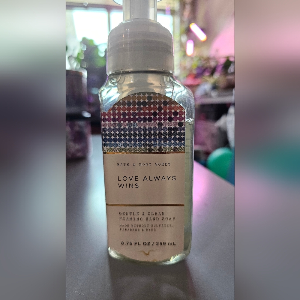 Love always wins foaming hand soap